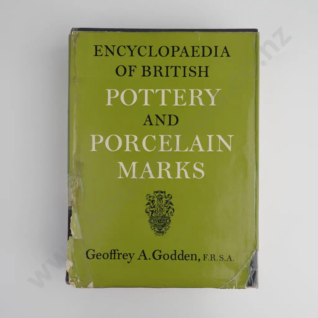Geoffrey A Godden, 'Encyclopaedia of British Pottery & Porcelain Marks', Publisher: Crown, New York 1964 Image 1++