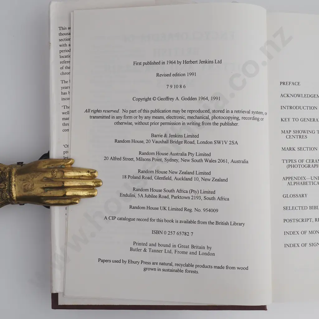 Geoffrey A. Godden - Encyclopaedia Of British Pottery and Porcelain Marks, Hardcover Image 1++