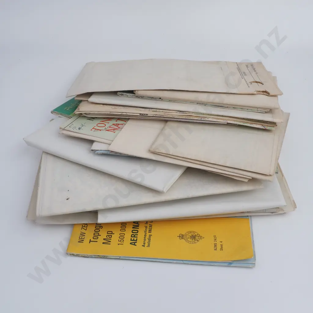 Box of old NZ Topographical Maps Image 1++