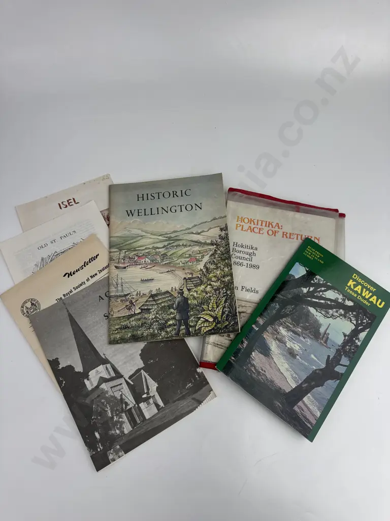 Collection Of Books And Catalogues On NewZealand Districts Image 1++