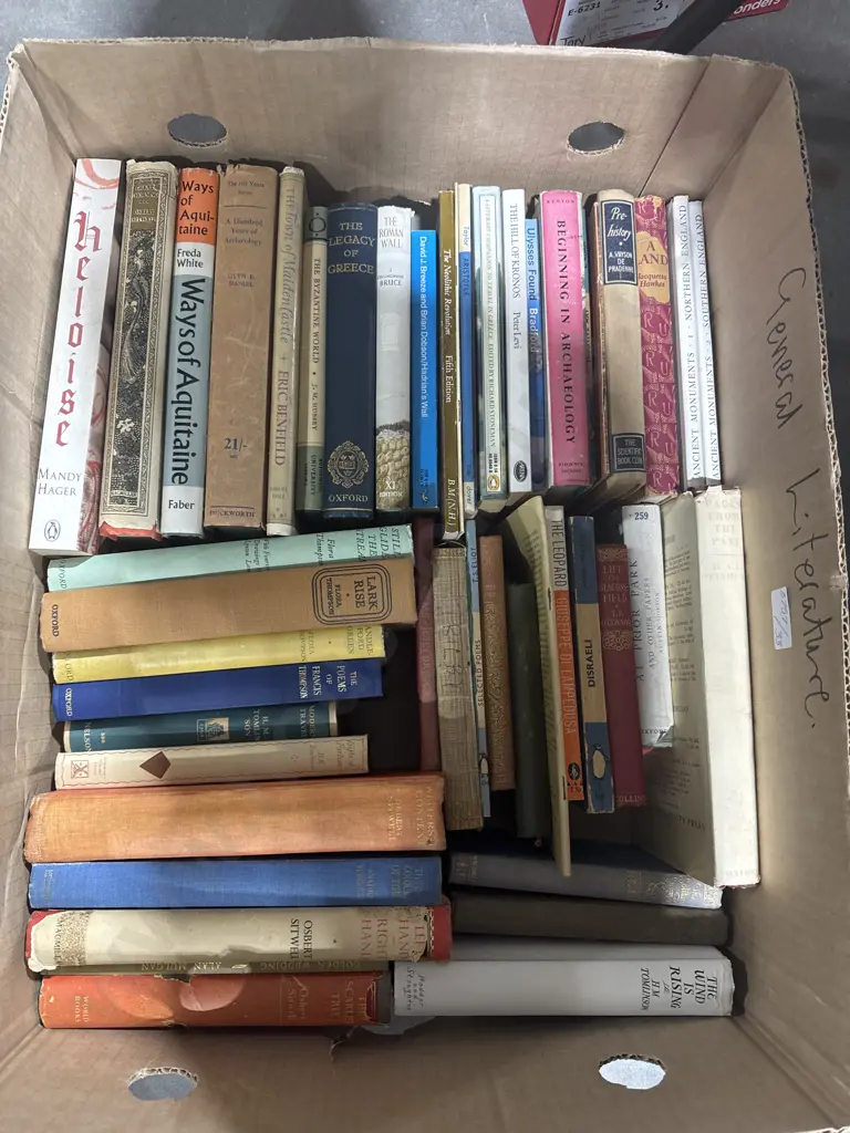 A Large Quaintly of General Literature Books Image 1++