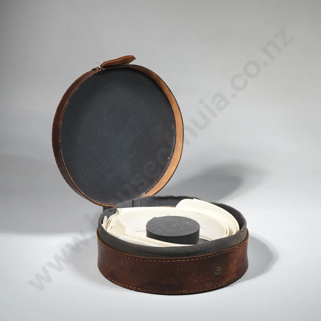 Antique Brown Leather Collar Box Containing Detachable Shirt Collars Image 1++
