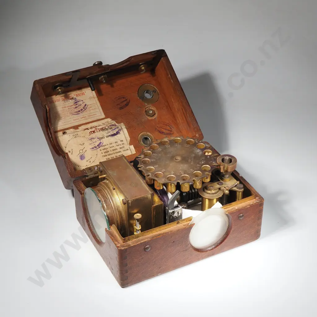 Antique Mechanical Pigeon Racing Clock Timer Manufactured by Benzing In Germany Image 1++