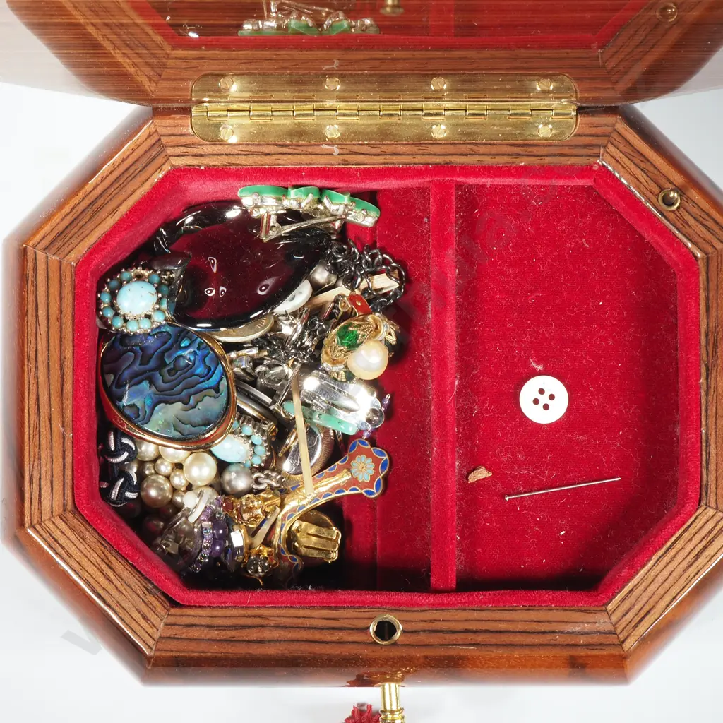 Vintage Italian Inlaid Wood Music Box w Costume Jewellery Image 1++