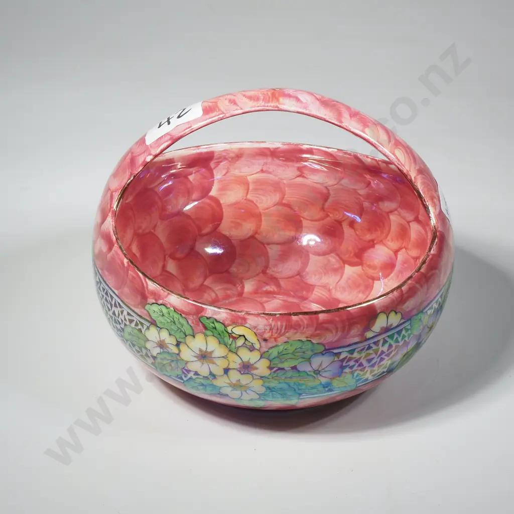 Large Maling Pink Thumbprint Basket Image 1++