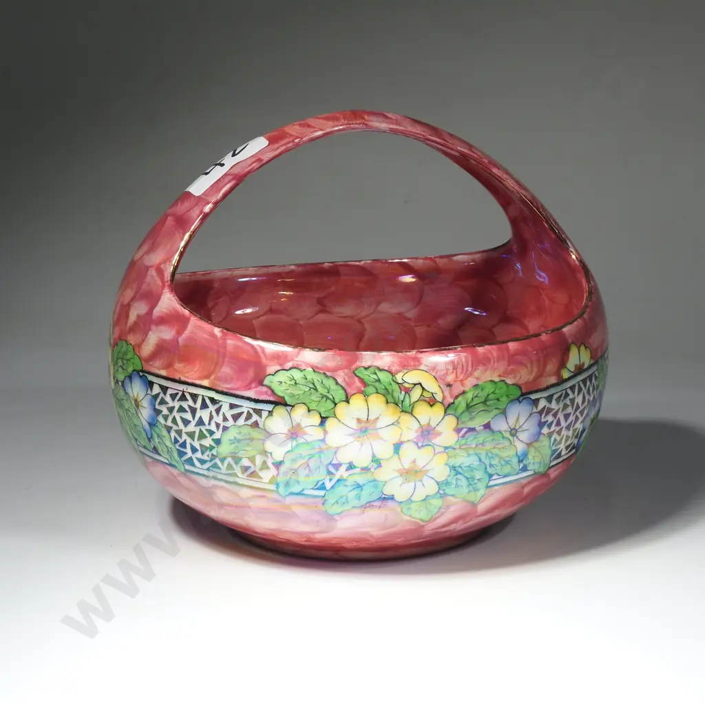 Large Maling Pink Thumbprint Basket Image 1++