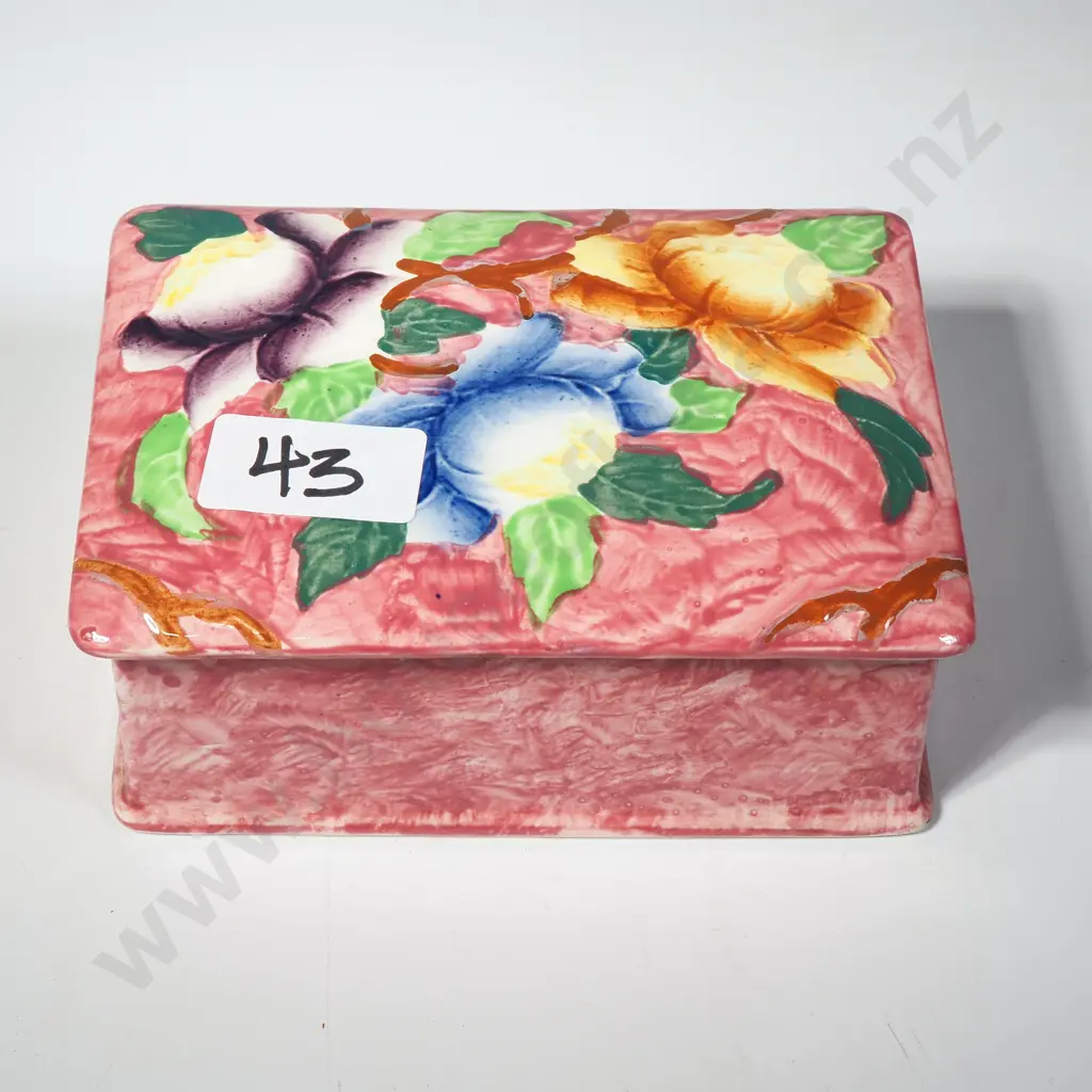 Maling Lidded Trinket Box w Embossed Floral Decoration Image 1++