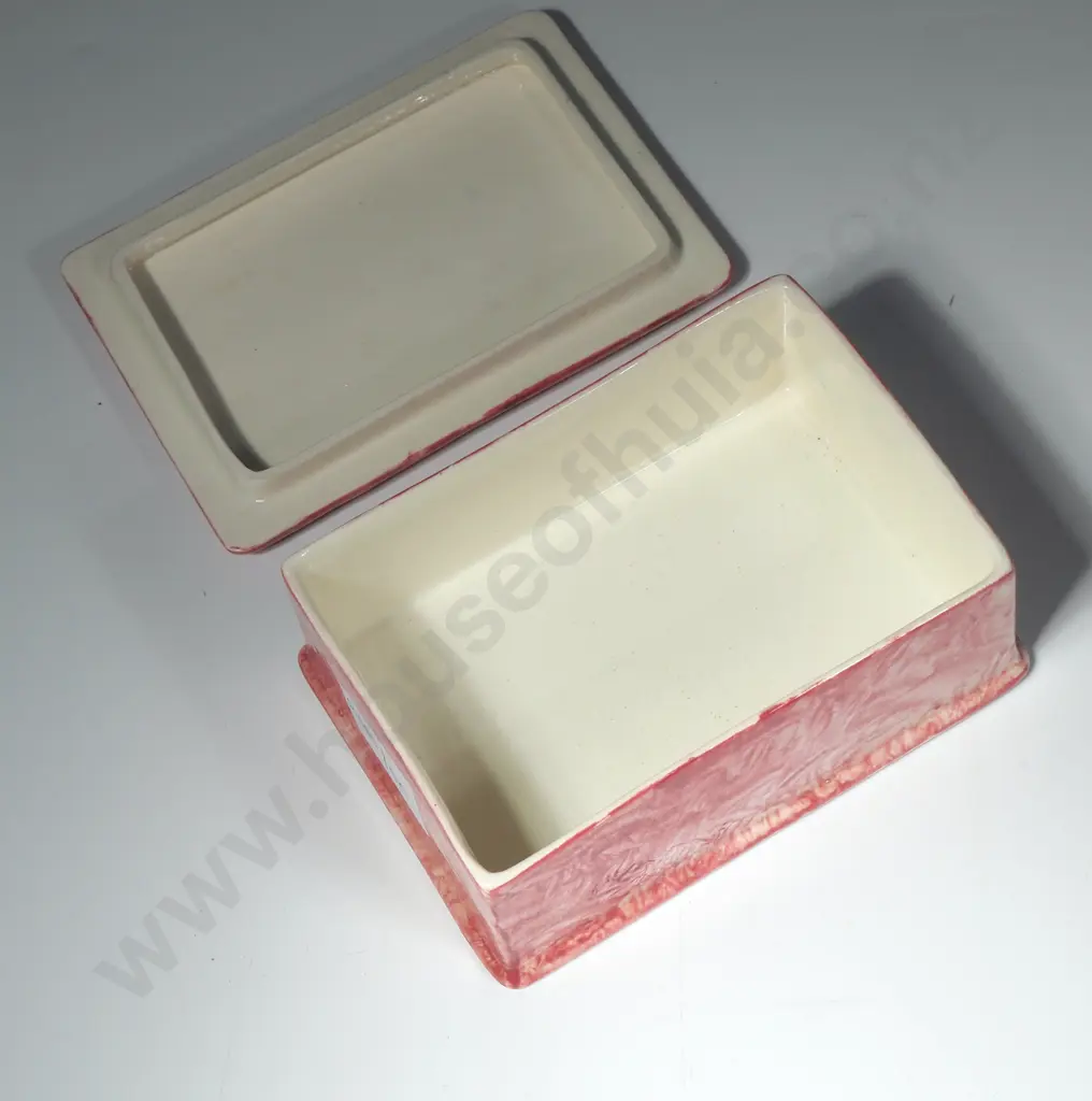 Maling Lidded Trinket Box w Embossed Floral Decoration Image 1++