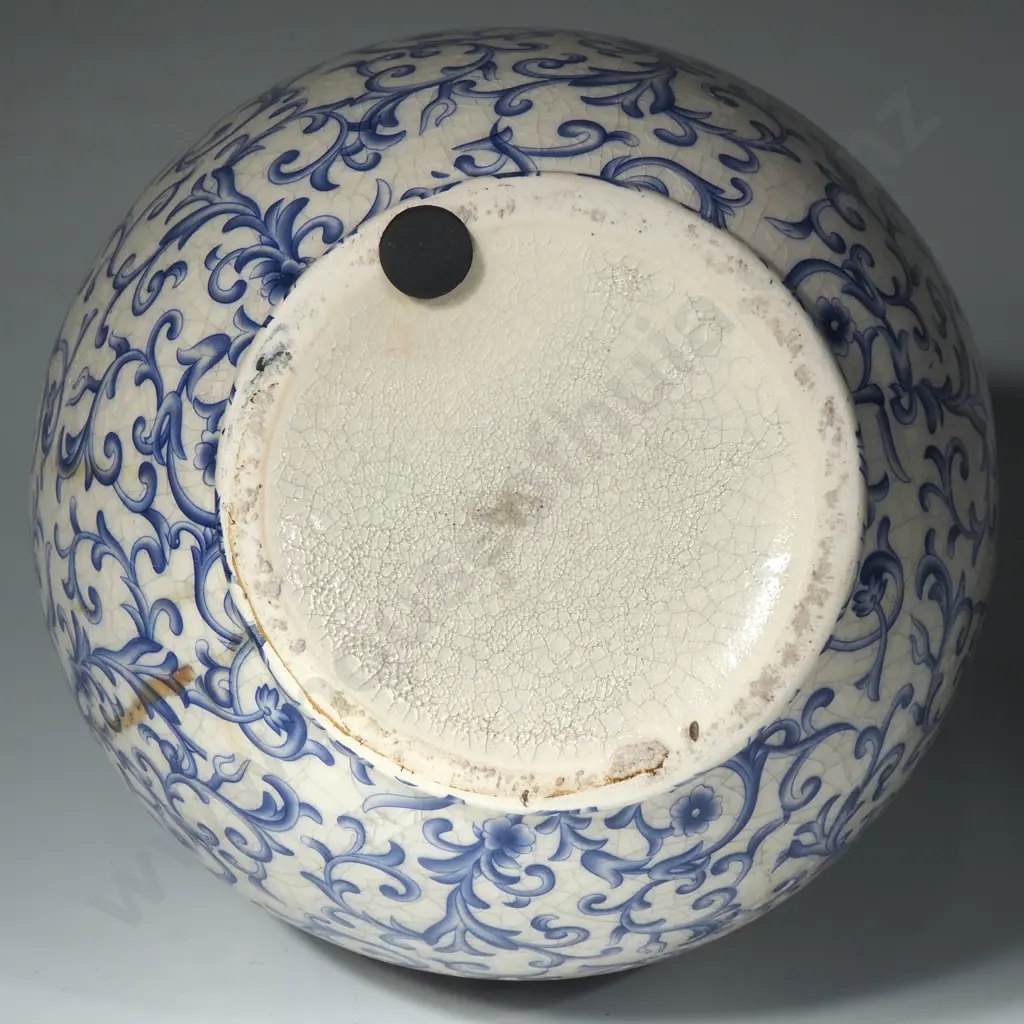 Decorative Ceramic Blue & White Floral Vase Image 1++