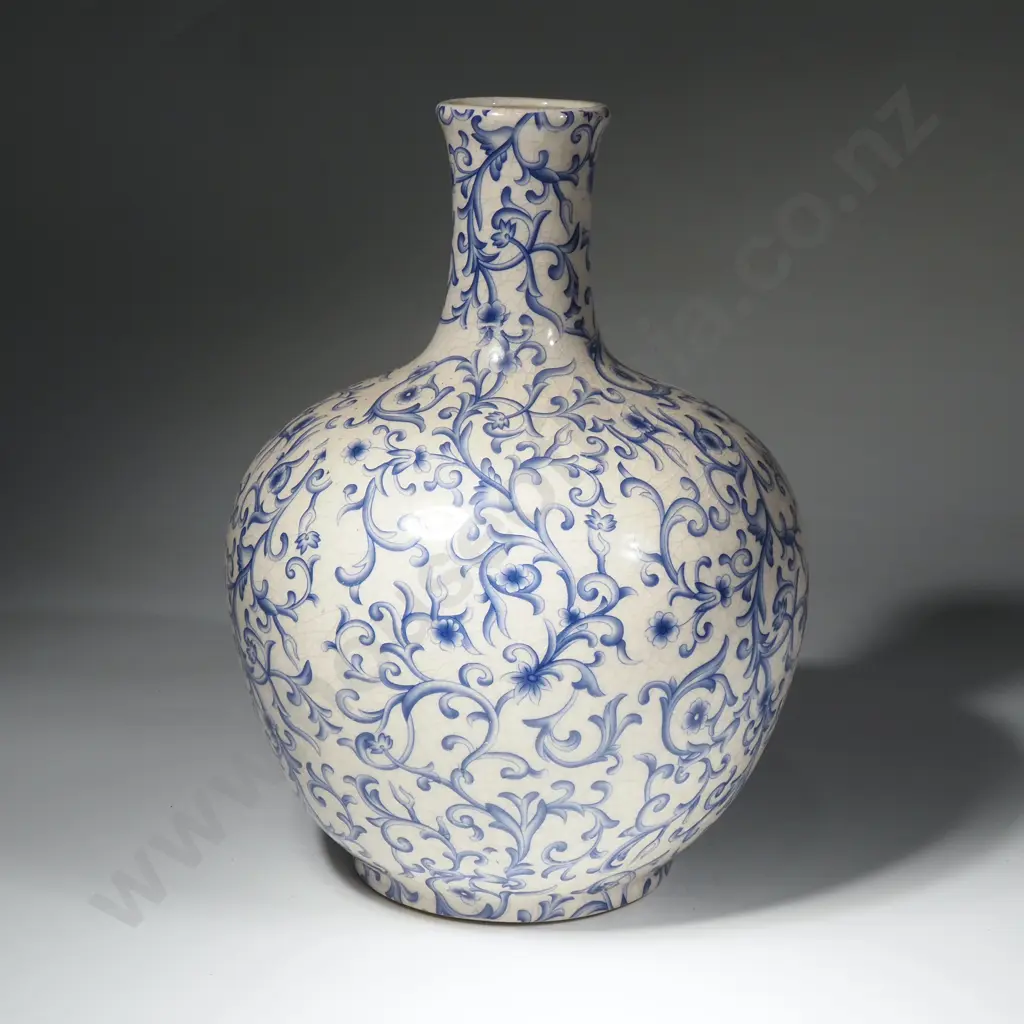 Decorative Ceramic Blue & White Floral Vase Image 1++