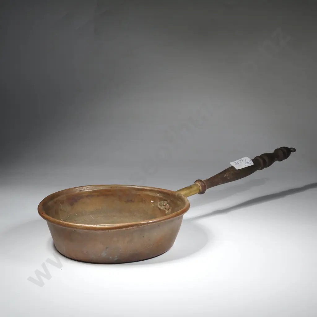 Vintage Copper Saucepan w Turned Wooden Handle A/F Image 1++