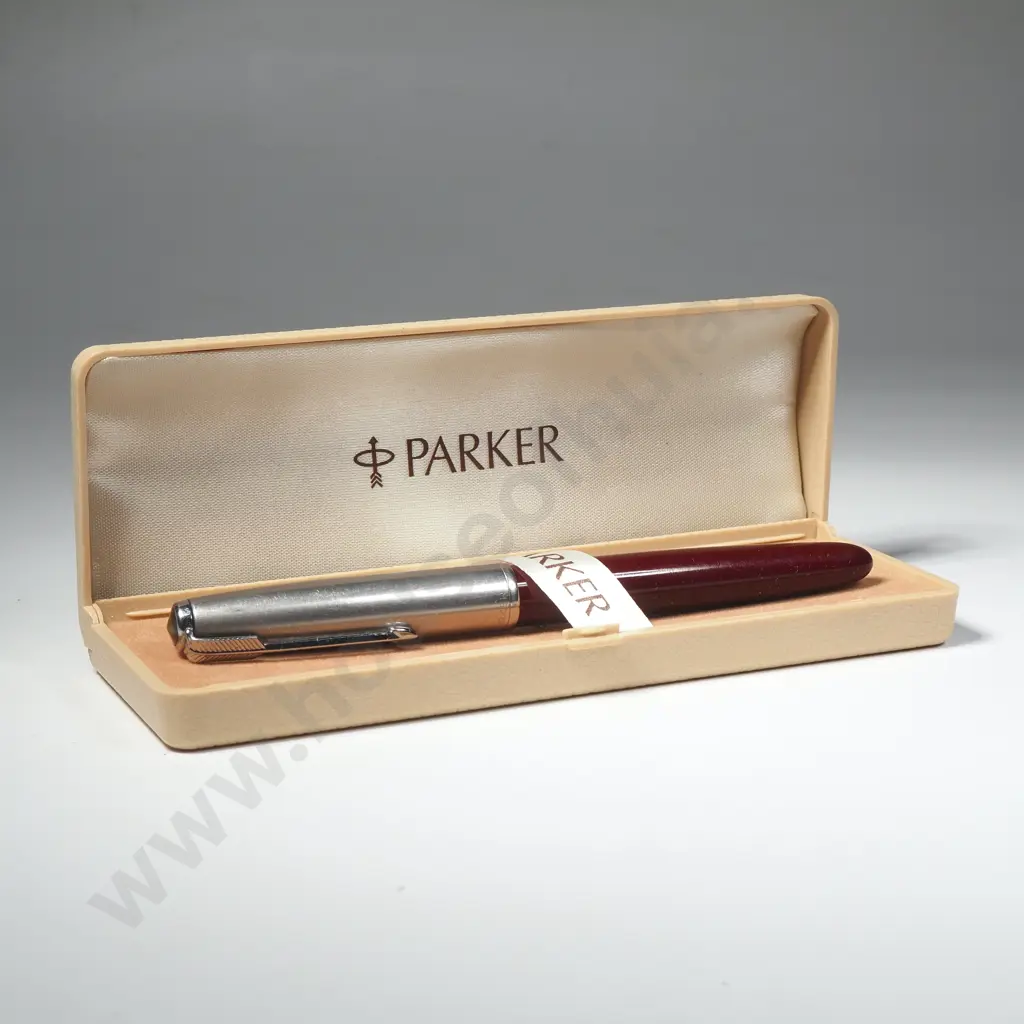 Cased Parker Fountain Pen Image 1++