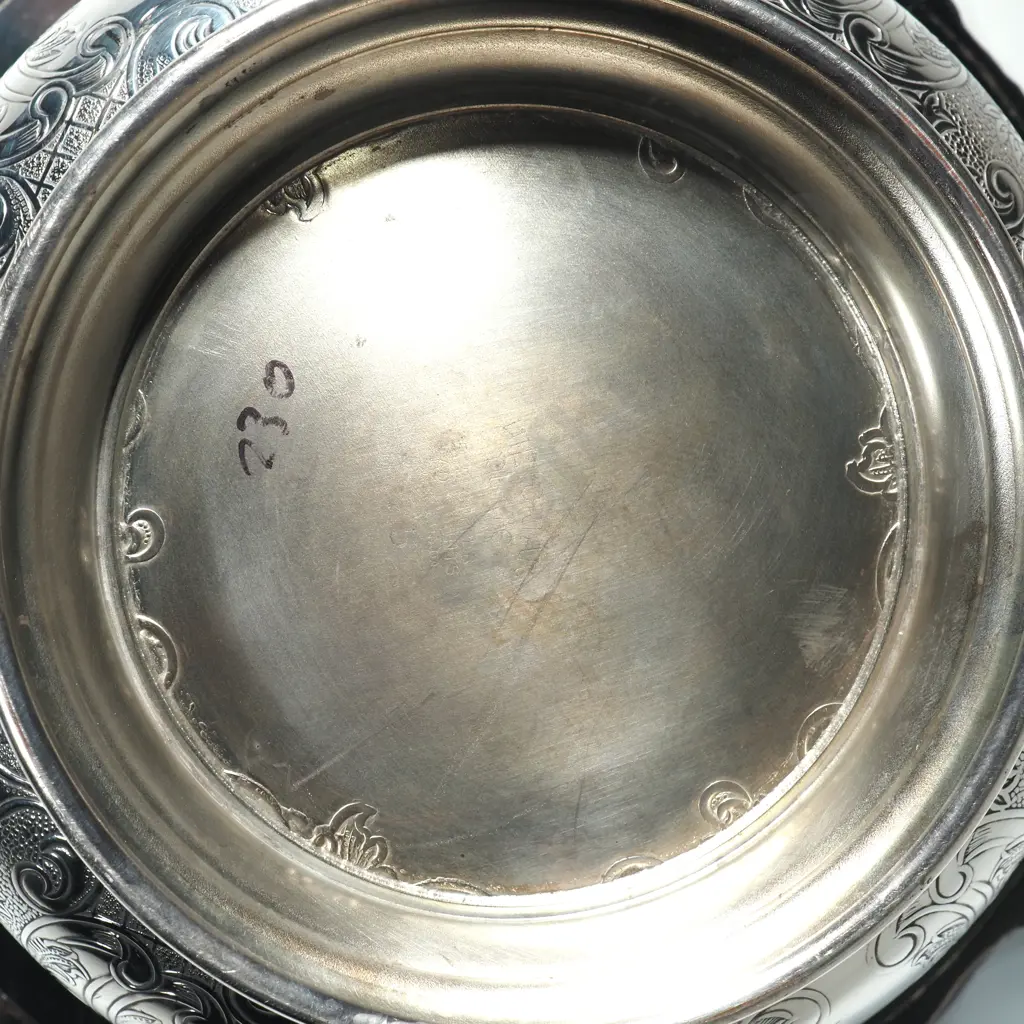 Silver Plated Bowl with Grapes Motif Image 1++