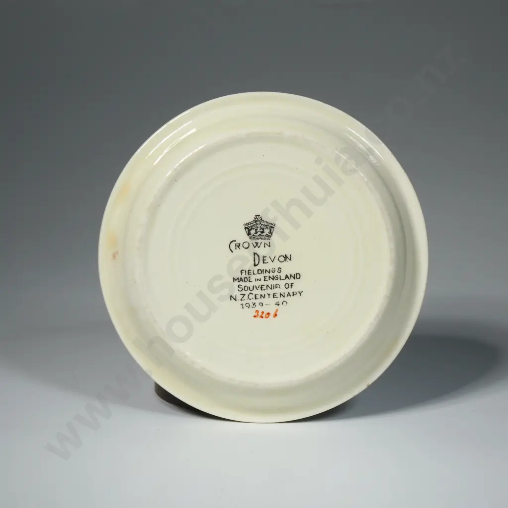 Vintage Crown Devon Pottery "Capt Cook NZ landing' Pin Dish Image 1++