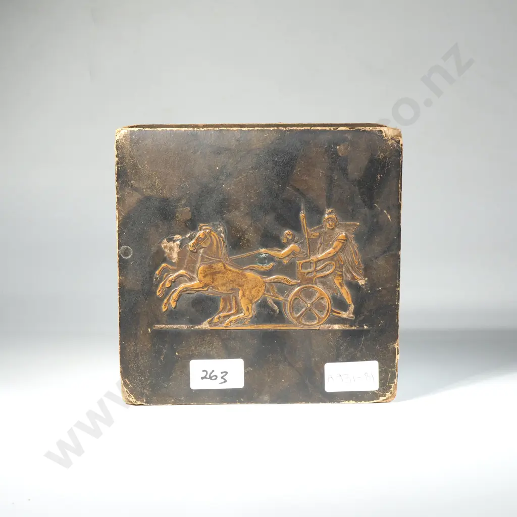 Collection of Ten Vintage Lighters in Box Image 1++