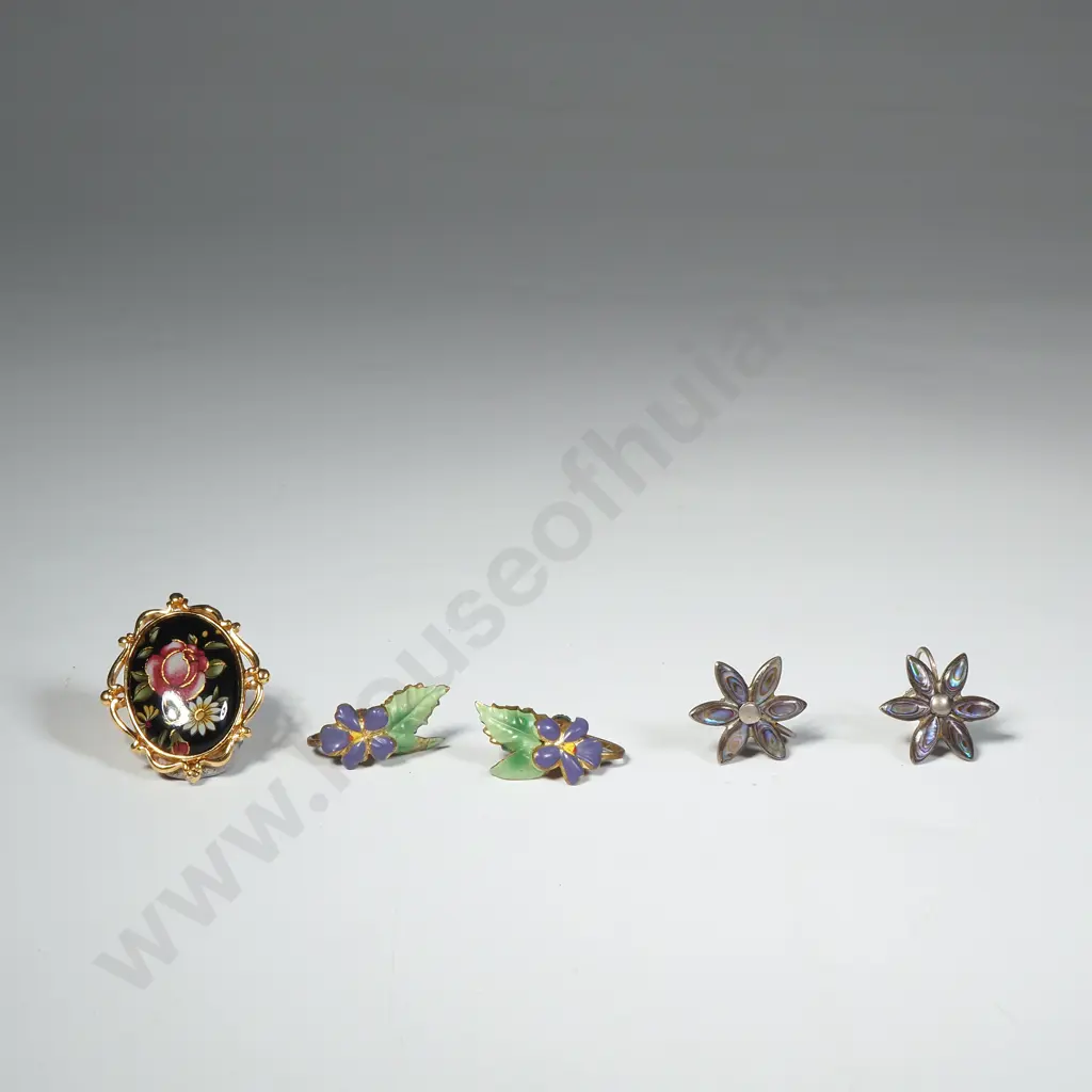Two Pairs of Vintage Screw On Earring (One Pair Set with Abalone) & a Floral Brooch Image 1++