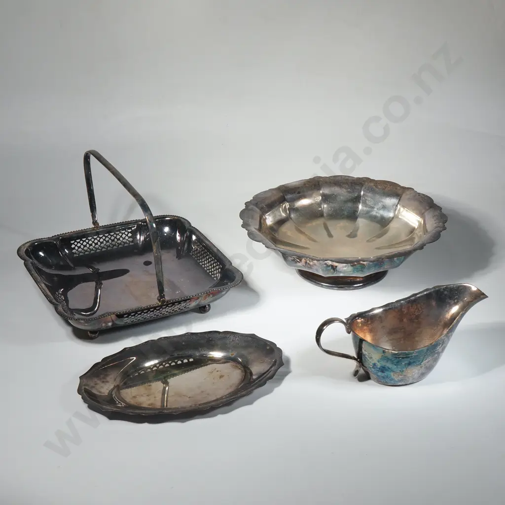 Four Items of Silver Plate Image 1++