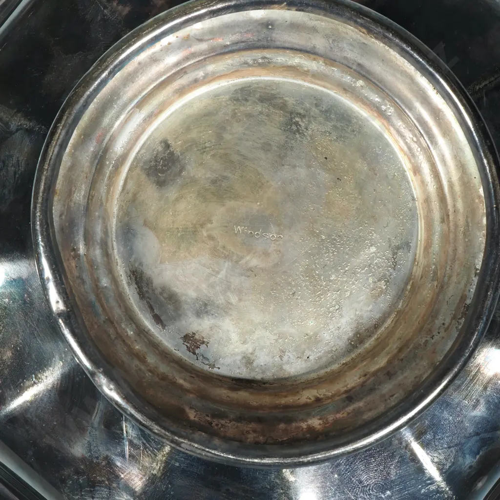 Four Items of Silver Plate Image 1++