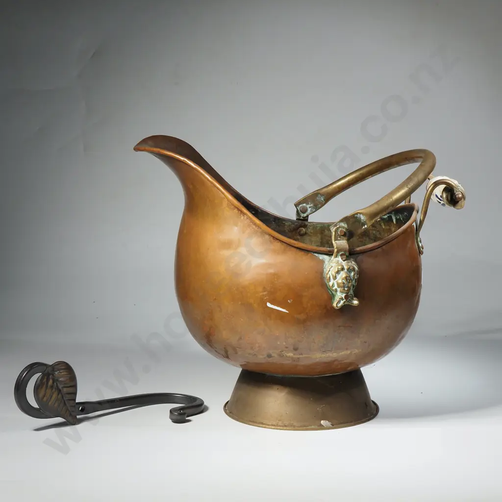 Small Copper Coal Scuttle with Blue & White China Handle & Coat Hook Image 1++