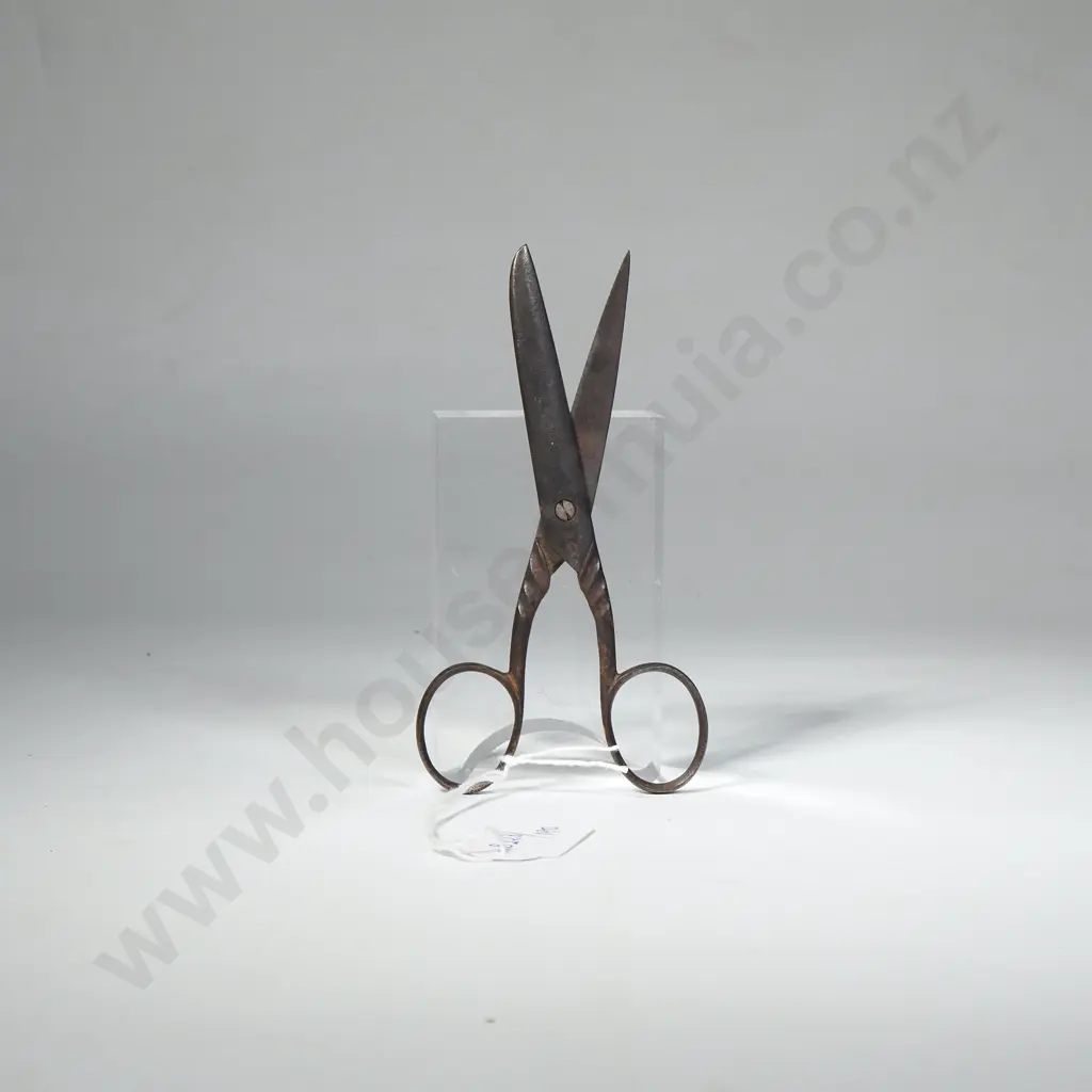 Antique Steel Dressmakers Needlework Scissors Image 1++