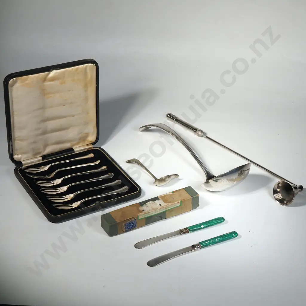Quantity of Silver Plate Cutlery including Boxed Cake Forks, Ladle, Candle Snuffer & Boxed Knives w Bakelite Handles Image 1++