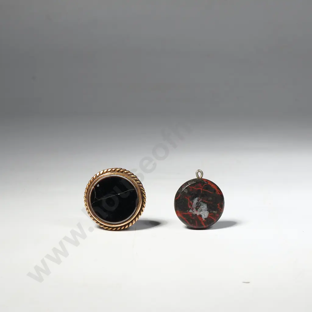 Small Compass w Sardonyx Back & Mother of Pearl Dial Surrounded in 9ct Gold & a Small Faux Tortoiseshell Charm Compass Image 1++