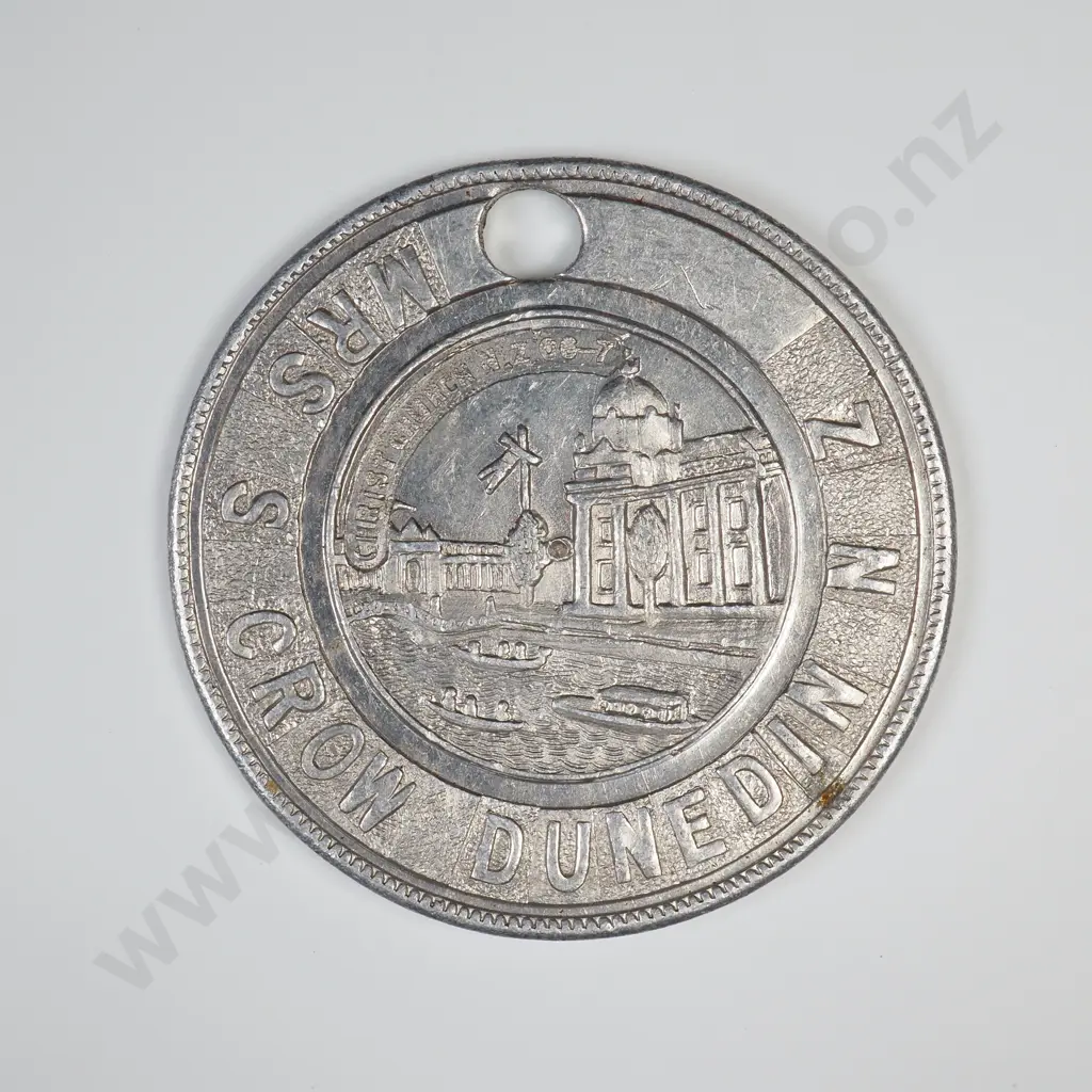 ALUMINIUM MEDALET, NEW ZEALAND INTERNATIONAL EXHIBITION 1906-07, STRUCK AT THE EXHIBITION MRS S CROW / DUNEDIN / NZ, 32M Image 1++