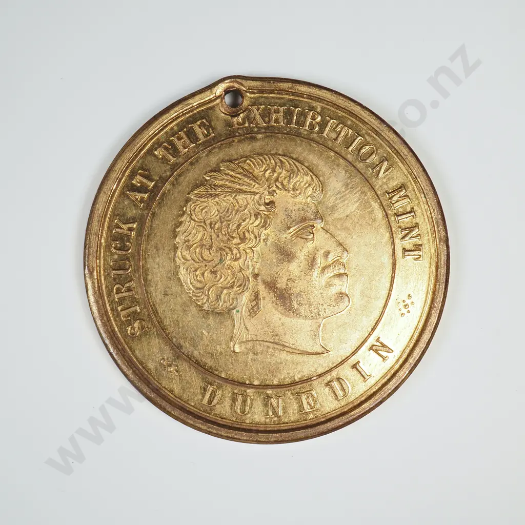 GILT MEDALET, NEW ZEALAND & SOUTH SEAS EXHIBITION, DUNEDIN, 1889-90, 31MM Image 1++