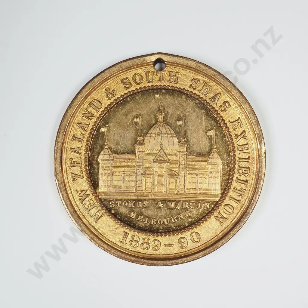 GILT MEDALET, NEW ZEALAND & SOUTH SEAS EXHIBITION, DUNEDIN, 1889-90, 31MM Image 1++