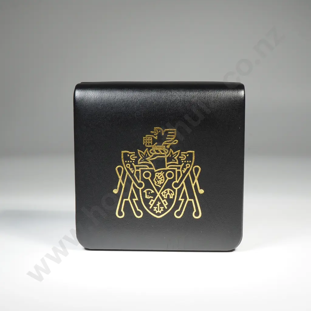 2015 ANZAC UNC 50 CENTS IN STAFF ISSUE RESERVE BANK PLUSH CASE, C.V $350 Image 1++