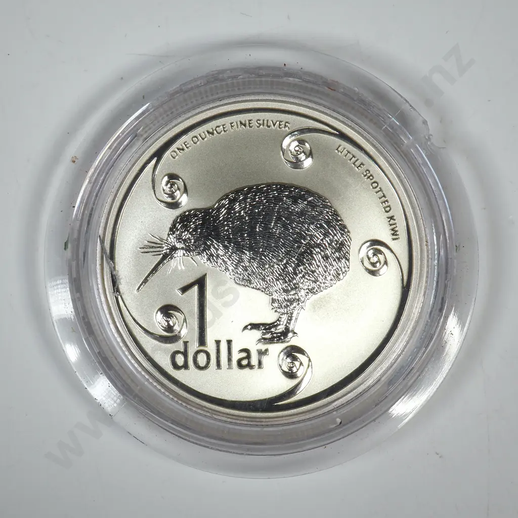 2004 LITTLE SPOTTED KIWI UNC $1 ( IN CAPSULE, NO OUTER ), C.V $375 Image 1++