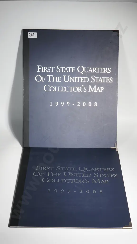 2 x "First State Quarters of the United States Collector's Map 1999-2008", one with 23 coins, the other with 28 coins plus 235 loose State Quarters, unsorted Image 1++
