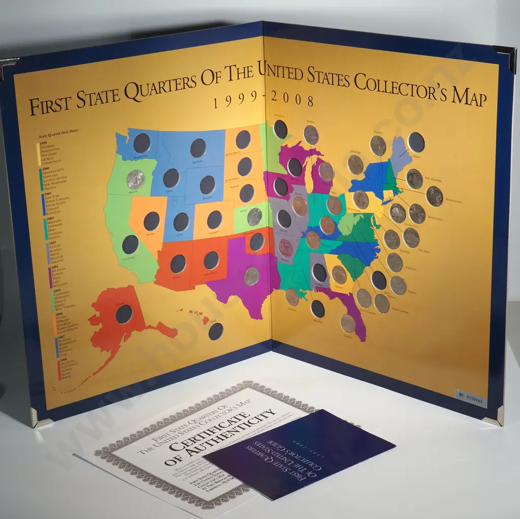 2 x "First State Quarters of the United States Collector's Map 1999-2008", one with 23 coins, the other with 28 coins plus 235 loose State Quarters, unsorted Image 1++