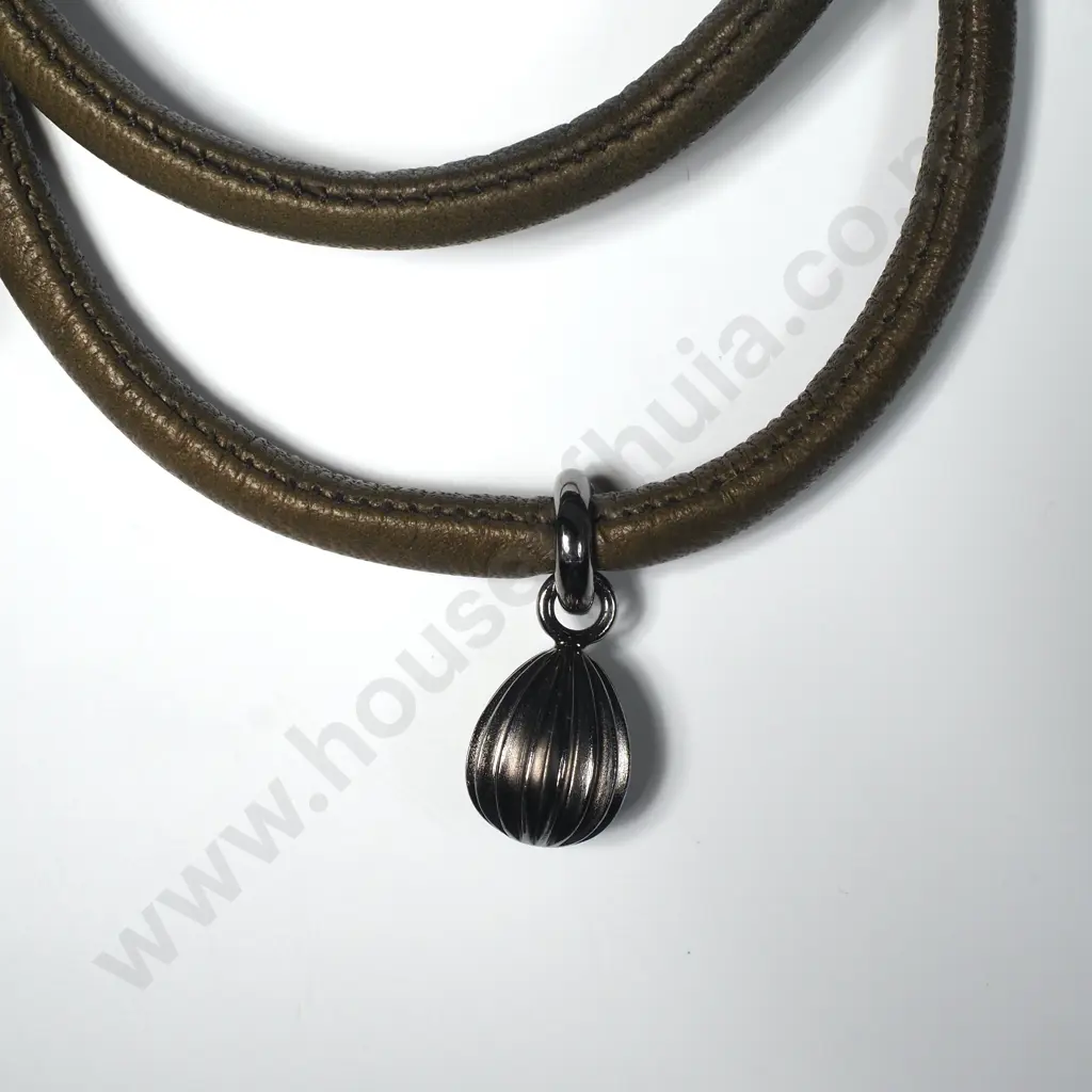 Ole Lynggaard Denmark 'Sweet Drops', Green Leather Bracelet & Silver Charm w Box Image 1++
