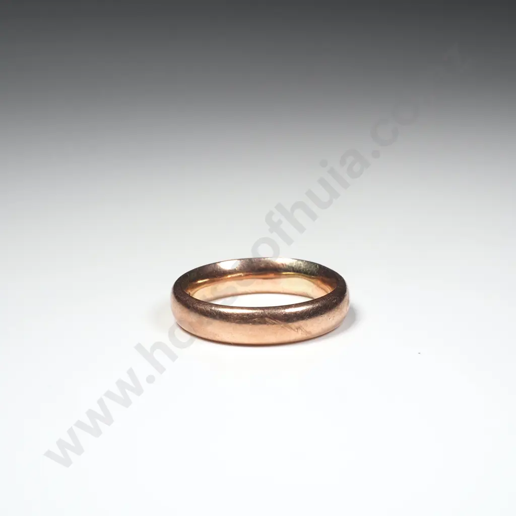 9ct Gold Wedding Band w English Hallmarks Image 1++