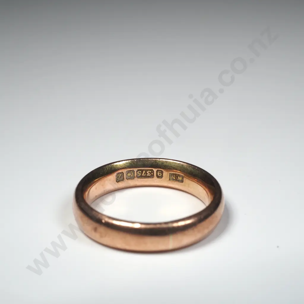 9ct Gold Wedding Band w English Hallmarks Image 1++