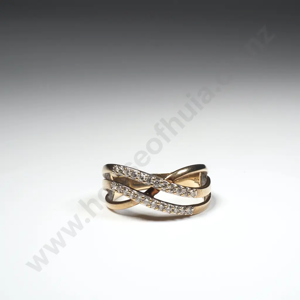 9ct Gold Diamond Ring Image 1++