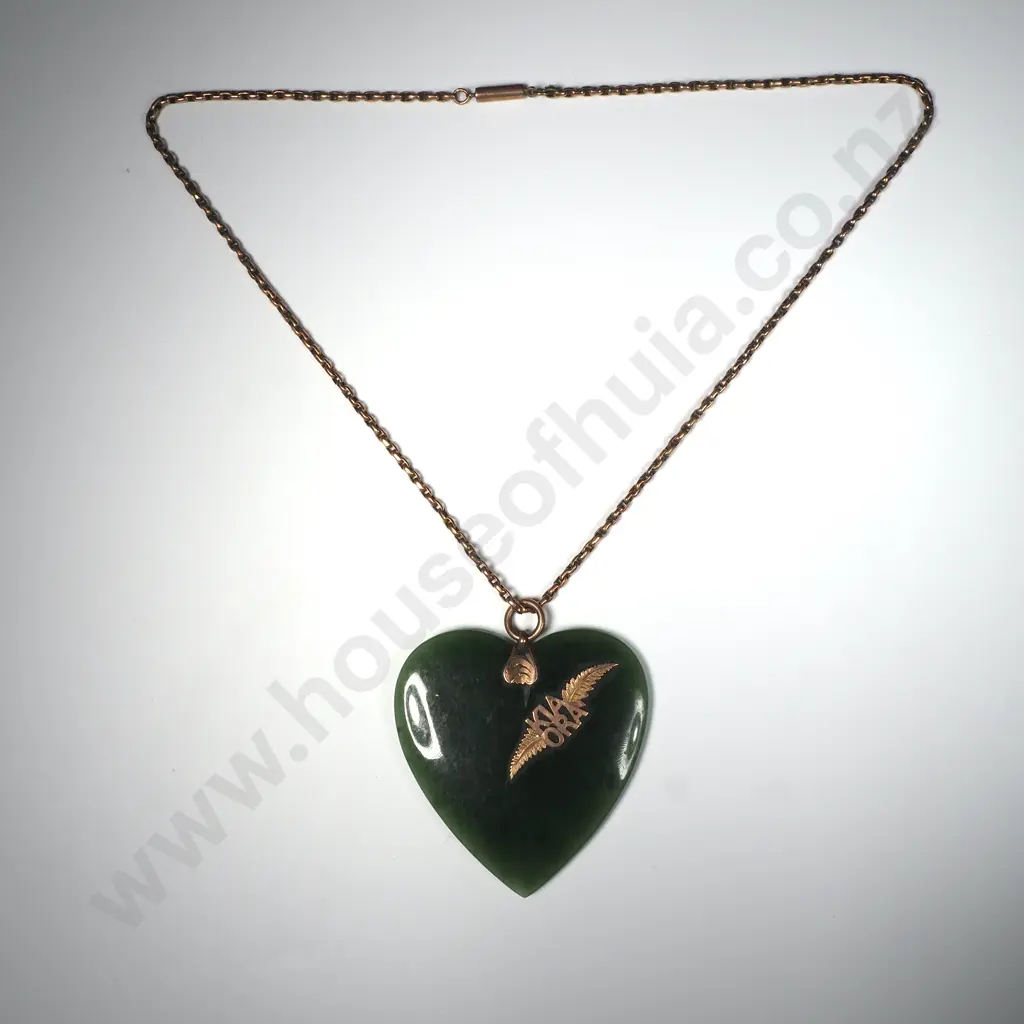 Impressive Colonial 9ct Gold Greenstone Heart Pendanat w Antique 9ct Gold Chain - Dedicated P&T Staff 31/12/05 Image 1++