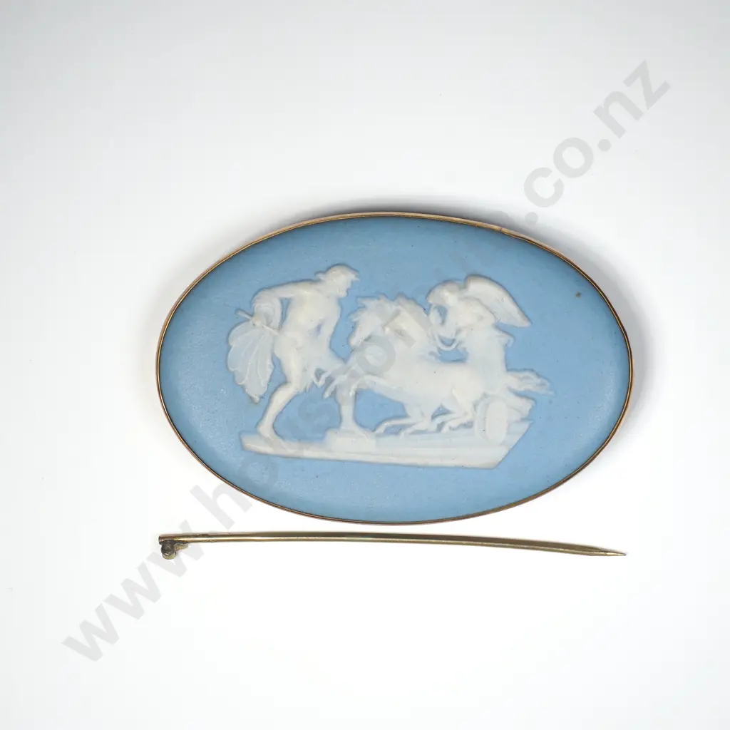 Antique 9ct Gold Mounted Wedgewood Brooch Image 1++