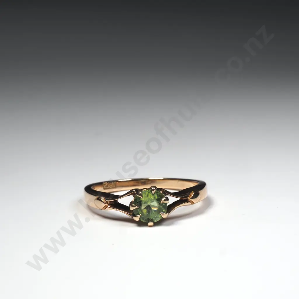 Antique 18ct Gold Green Gem Ring Image 1++