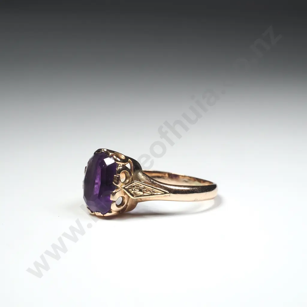 Handmade 9ct Gold & Amethsyt Ring Image 1++