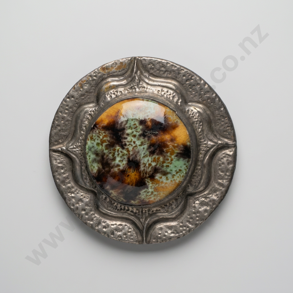 Vintage Pewter / Enamel Brooch Image 1++