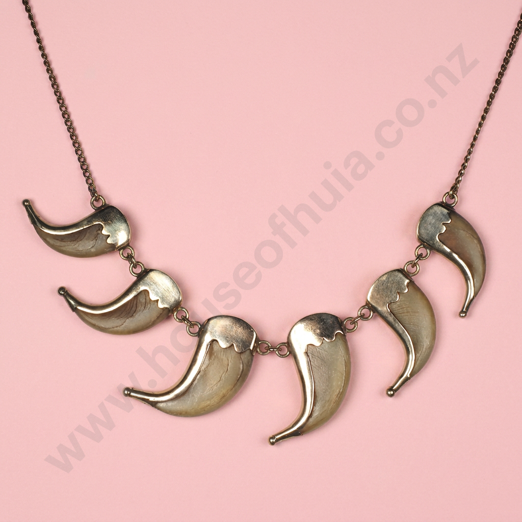Antique 9ct Gold Mounted Tiger Claw Necklace Image 1++