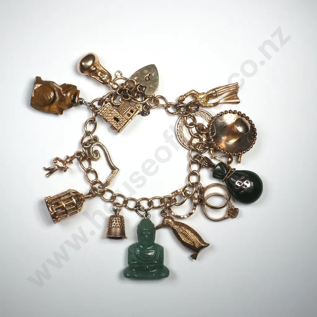 Vintage 9ct Gold Charm Bracelet Image 1++