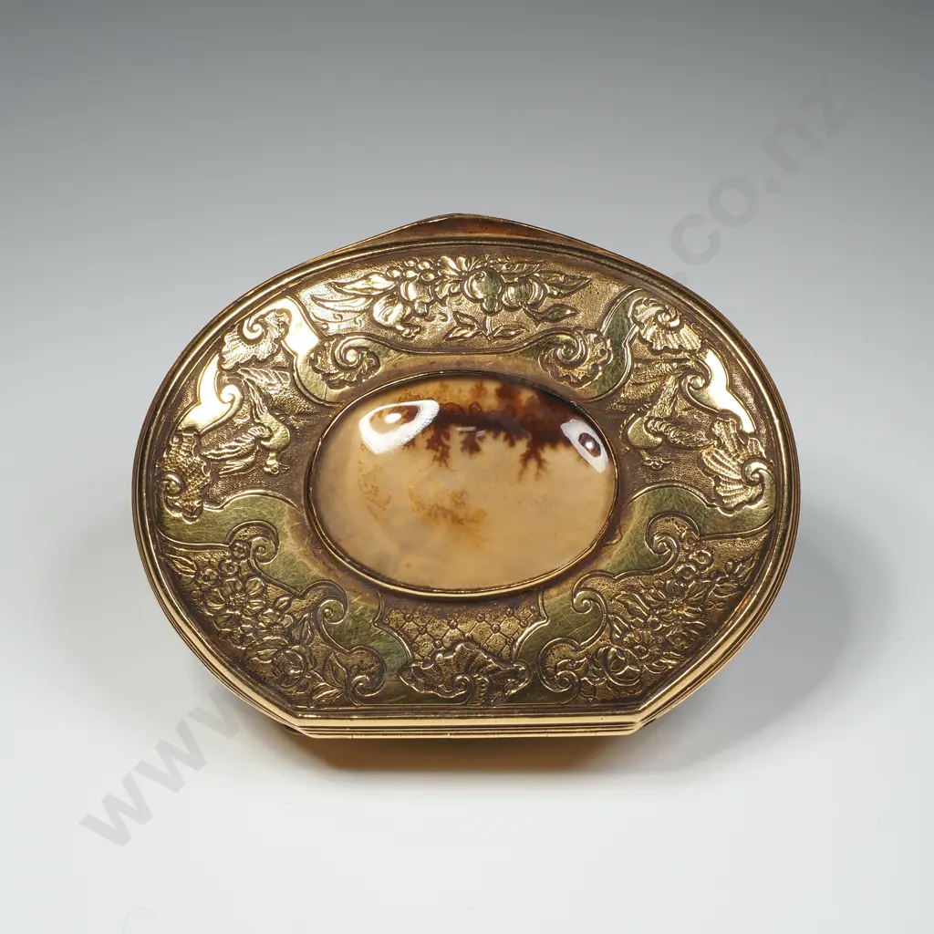 Exceptional Antique Moss Agate & High Carat Gold Vanity Box Image 1++