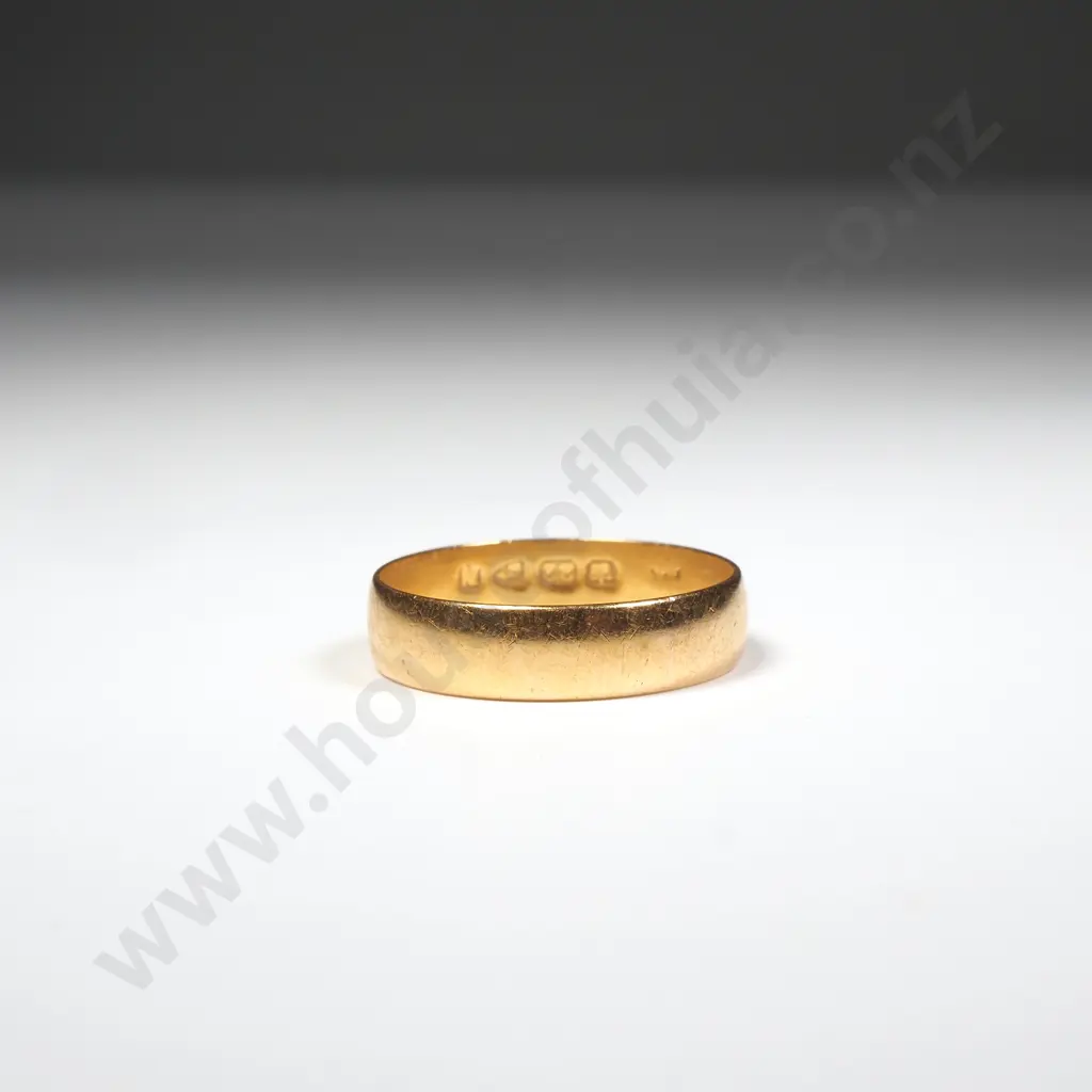 22ct Gold Wedding Ring w English Hallmarks Image 1++