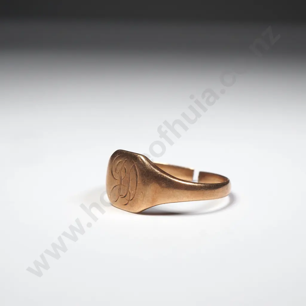 15ct Gold Signet Ring Image 1++