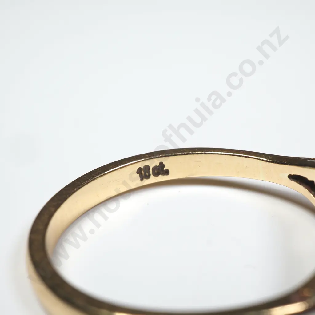 18ct Gold Three Diamond Ring Image 1++