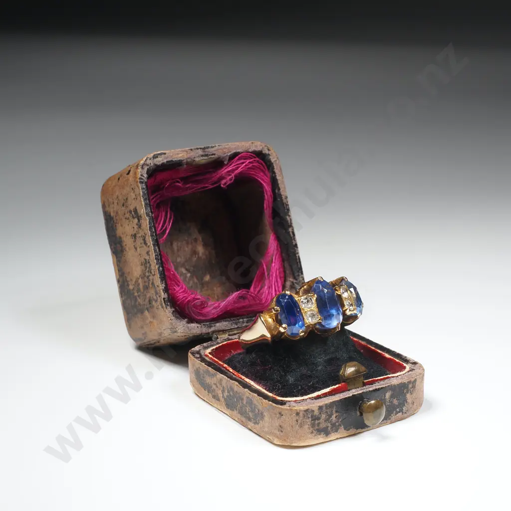 18ct Gold Sapphire & Diamond Ring Image 1++