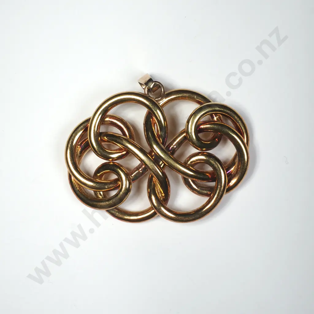 18ct Gold Fancy Curved Pendant Image 1++